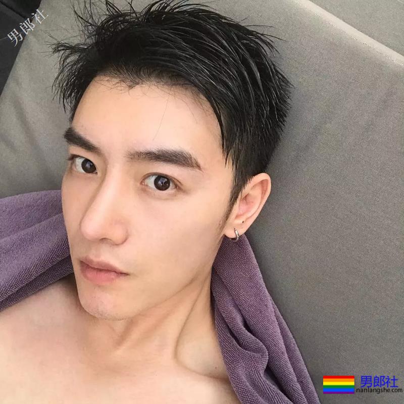 超men帅气高颜值男医生，小奶狗兼小狼狗气质！ - 51虹马