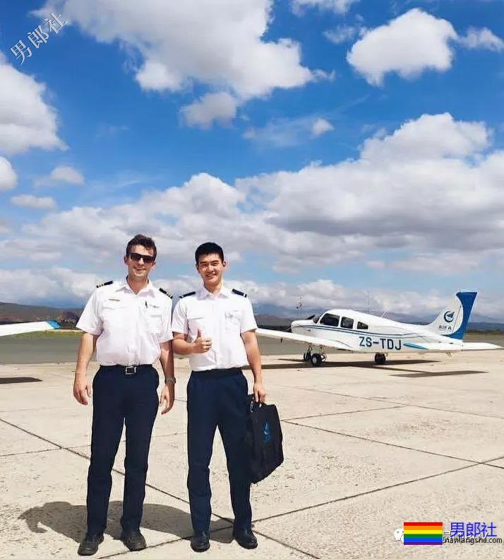 飞行学员里帅哥太多了，短发制服还有小肌肉！ - 51虹马