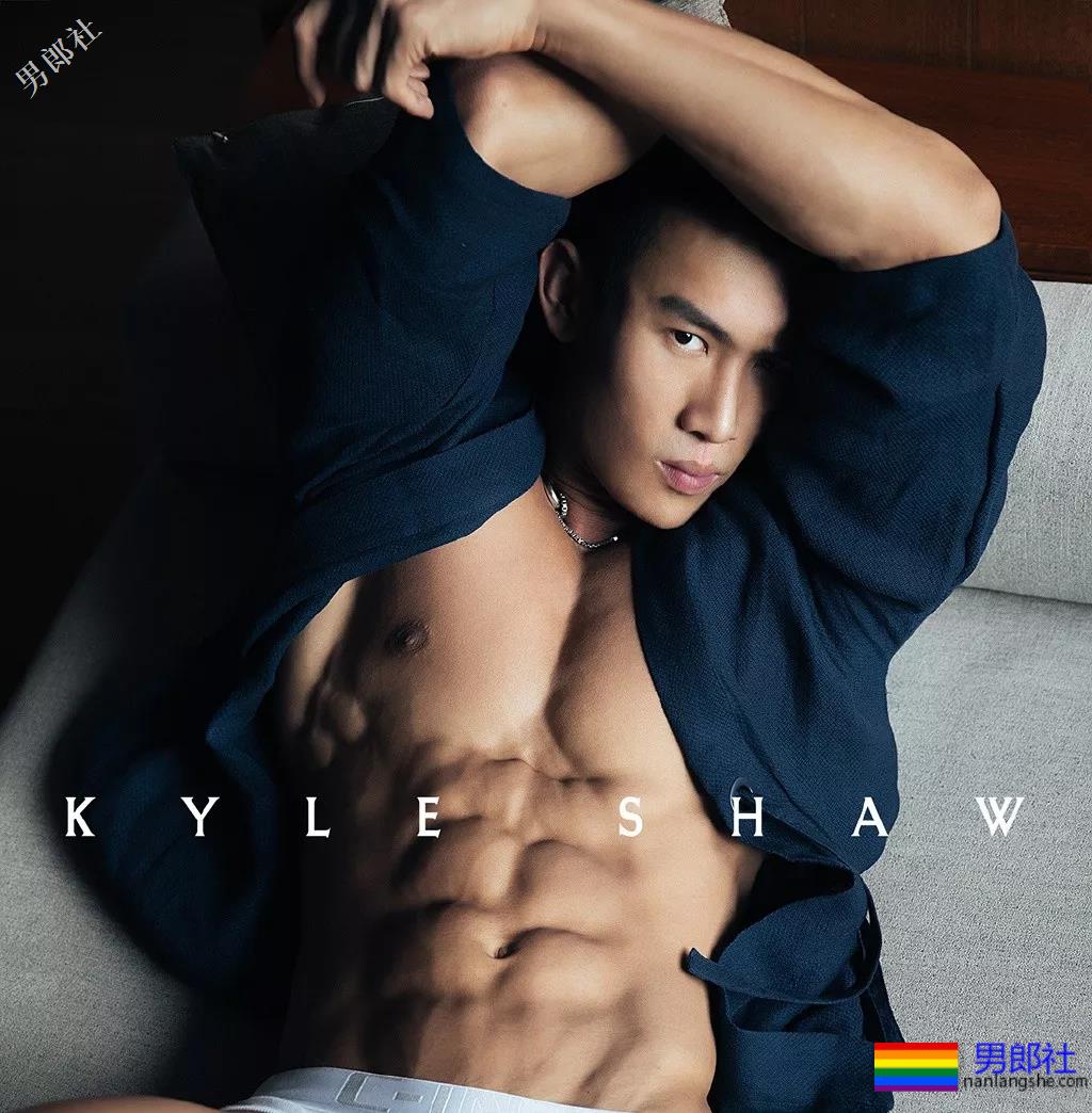 男版维密秀肌肉男内裤出镜，巧克力腹肌男模放飞自我，我喜欢！ - 51虹马