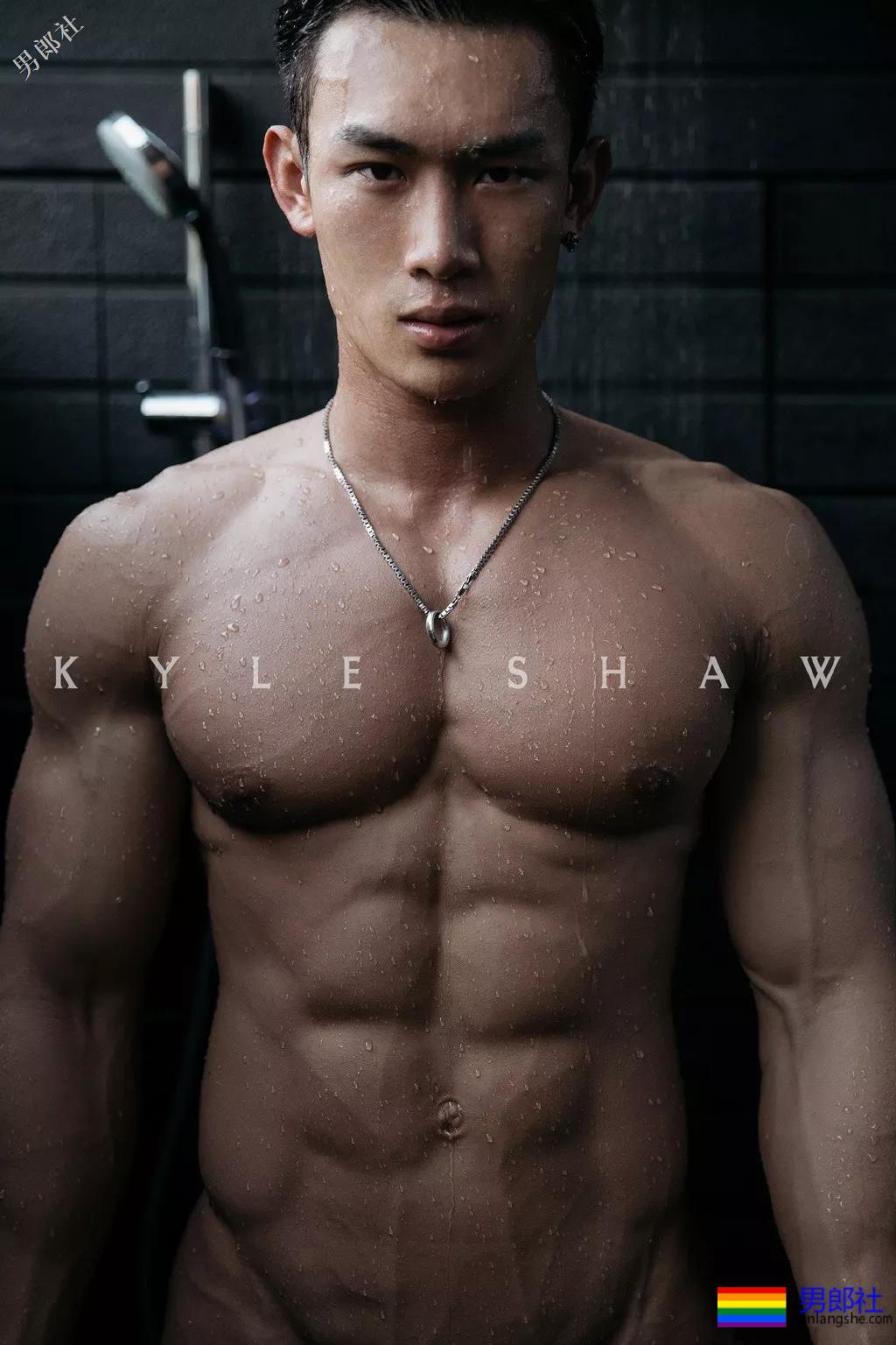 男版维密秀肌肉男内裤出镜，巧克力腹肌男模放飞自我，我喜欢！ - 51虹马