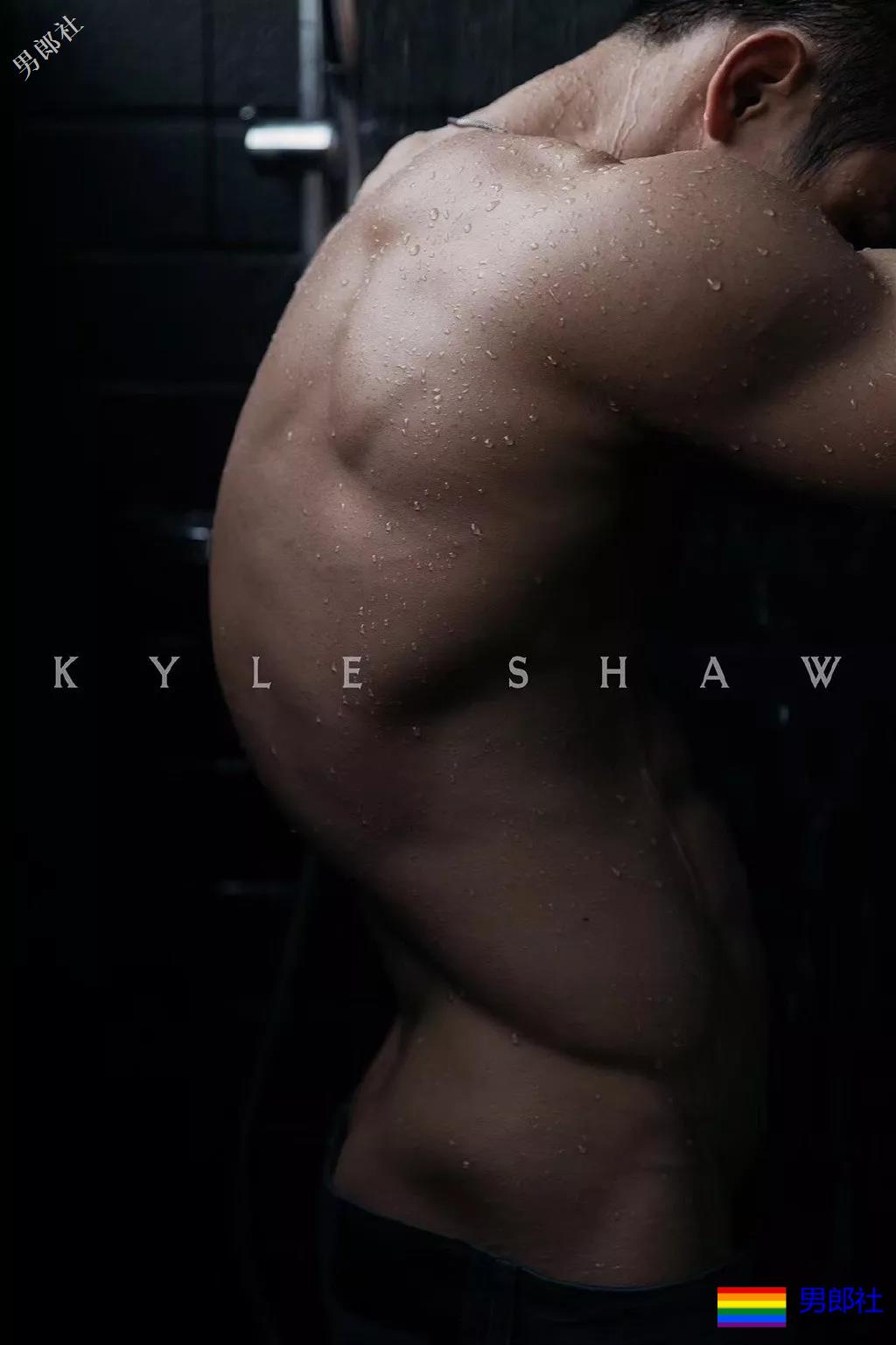 男版维密秀肌肉男内裤出镜，巧克力腹肌男模放飞自我，我喜欢！ - 51虹马