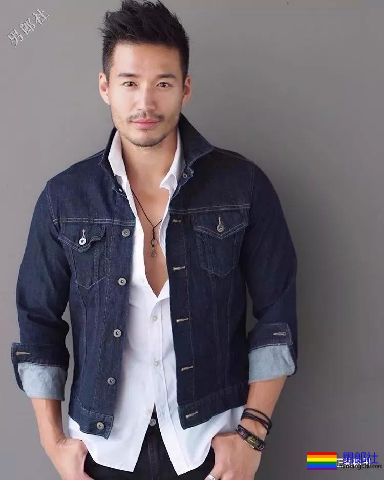 正装胡茬熟男像男票，脱掉正装后就是行走的荷尔蒙 - 51虹马