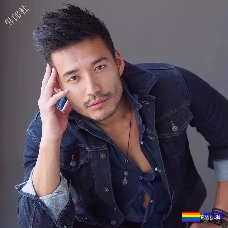 正装胡茬熟男像男票，脱掉正装后就是行走的荷尔蒙 - 51虹马