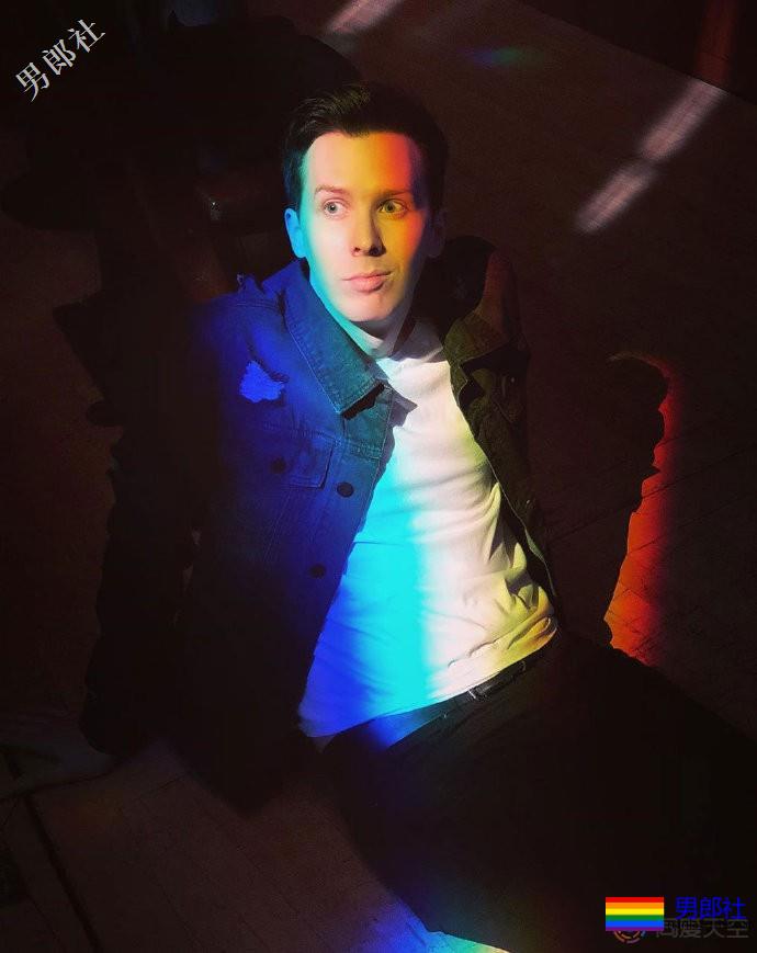 英国谐星菲尔·莱斯特：我是gay - 51虹马