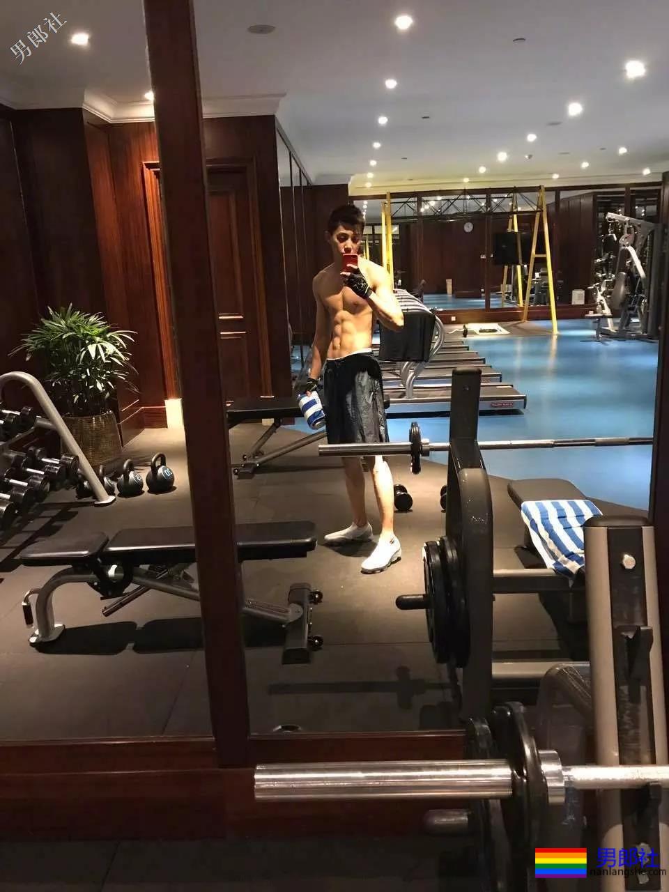 《追球》李汶翰朱元冰大秀腹肌,运动系小狼狗男友等你领取! - 51虹马 《追球》李汶翰朱元冰大秀腹肌,运动系小狼狗男友等你领取! - 51虹马