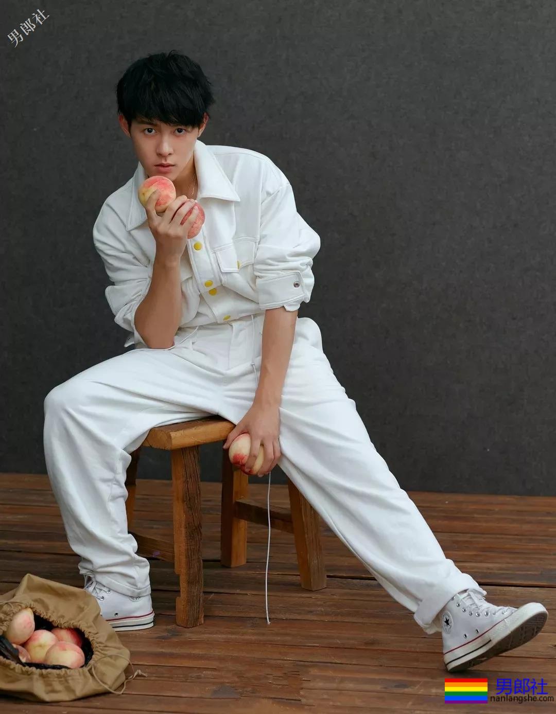 《追球》李汶翰朱元冰大秀腹肌,运动系小狼狗男友等你领取! - 51虹马 《追球》李汶翰朱元冰大秀腹肌,运动系小狼狗男友等你领取! - 51虹马