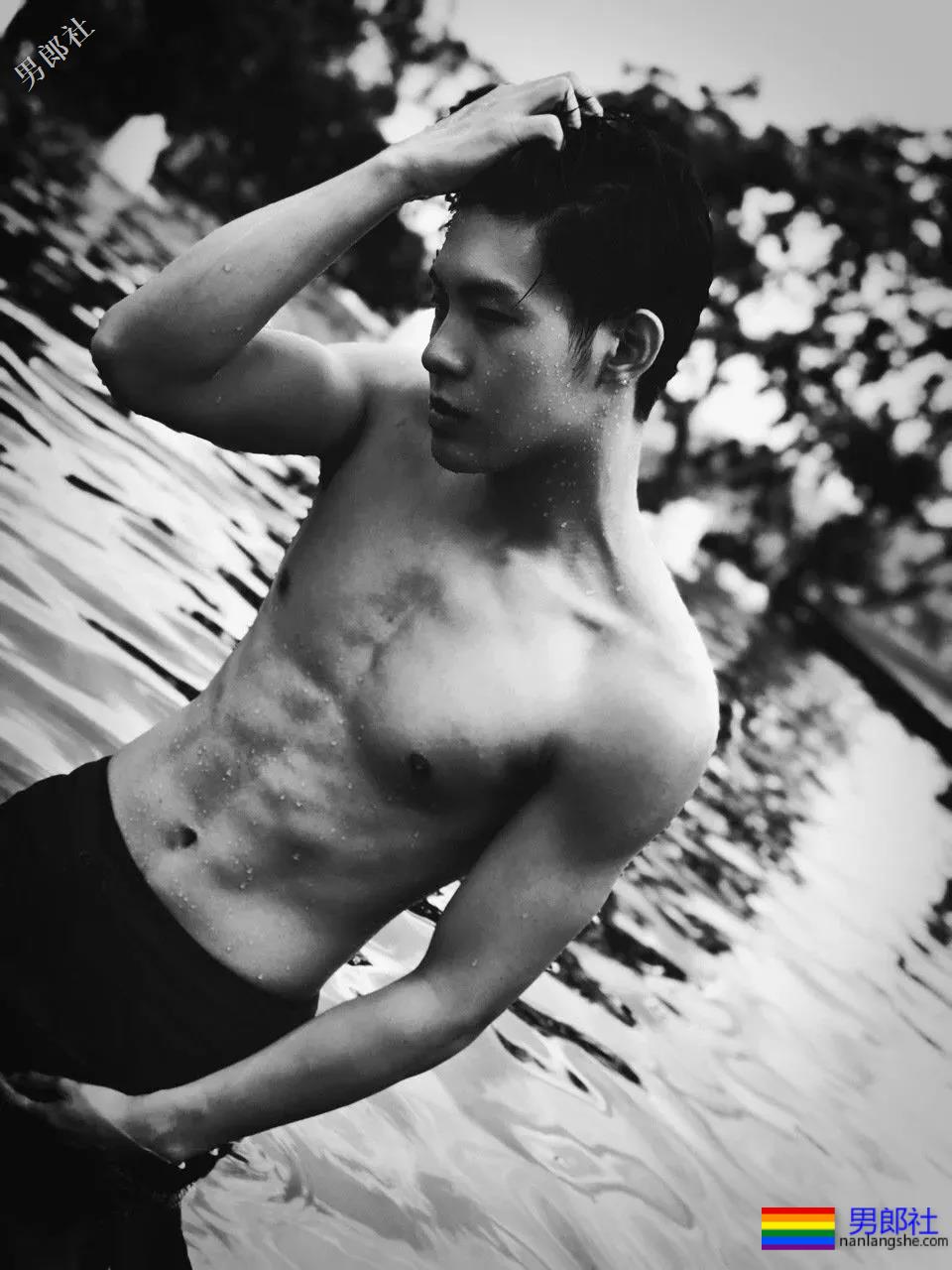 《追球》李汶翰朱元冰大秀腹肌,运动系小狼狗男友等你领取! - 51虹马 《追球》李汶翰朱元冰大秀腹肌,运动系小狼狗男友等你领取! - 51虹马