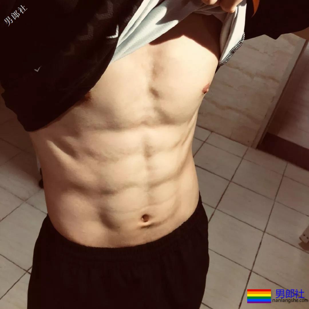 《追球》李汶翰朱元冰大秀腹肌，运动系小狼狗男友等你领取！ - 51虹马