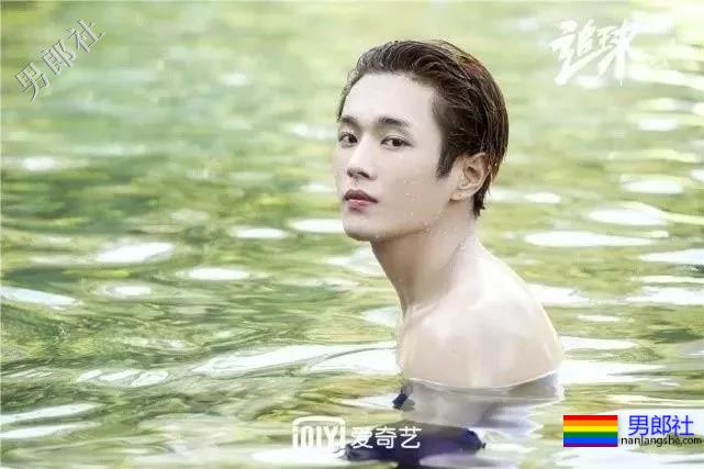 《追球》李汶翰朱元冰大秀腹肌，运动系小狼狗男友等你领取！ - 51虹马