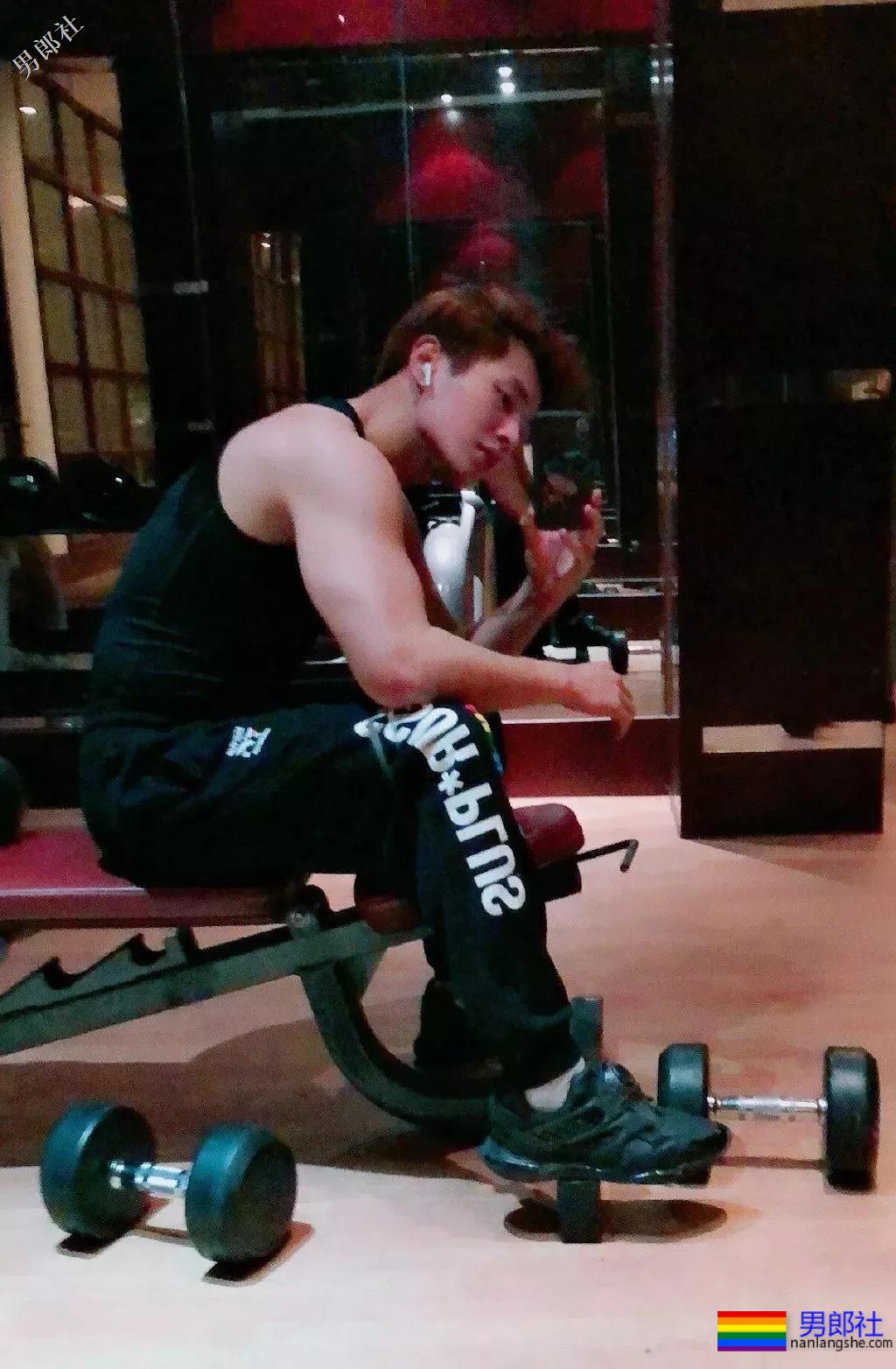 《追球》李汶翰朱元冰大秀腹肌,运动系小狼狗男友等你领取! - 51虹马 《追球》李汶翰朱元冰大秀腹肌,运动系小狼狗男友等你领取! - 51虹马