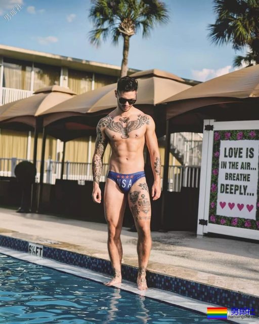 被香奈儿选上的亚洲男模，未火先上位？！ - 51虹马