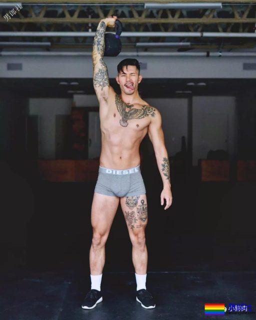 被香奈儿选上的亚洲男模，未火先上位？！ - 51虹马