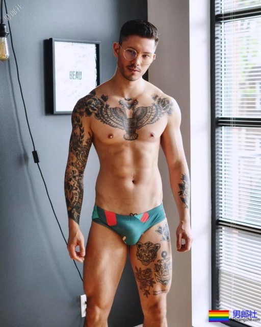 被香奈儿选上的亚洲男模，未火先上位？！ - 51虹马