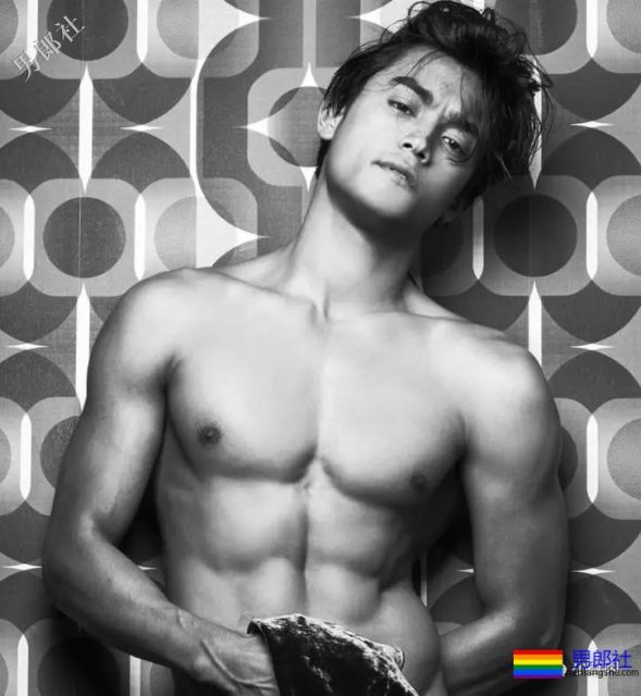 被香奈儿选上的亚洲男模，未火先上位？！ - 51虹马