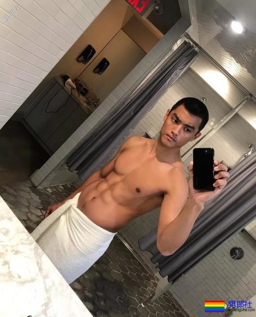 被香奈儿选上的亚洲男模，未火先上位？！ - 51虹马