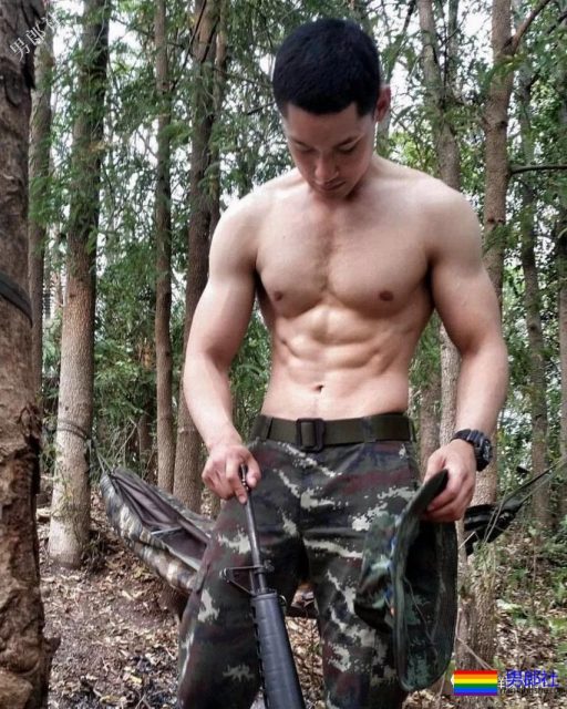 公狗腰特警内裤超低，快被撩拨到上天~ - 51虹马