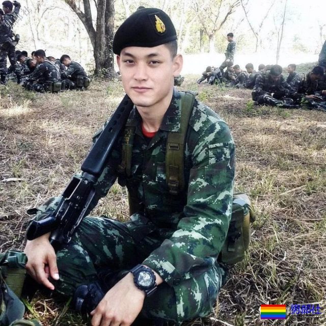 公狗腰特警内裤超低，快被撩拨到上天~ - 51虹马