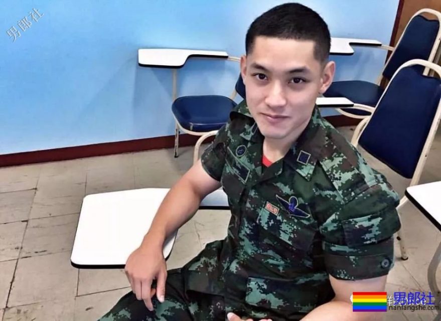 公狗腰特警内裤超低，快被撩拨到上天~ - 51虹马