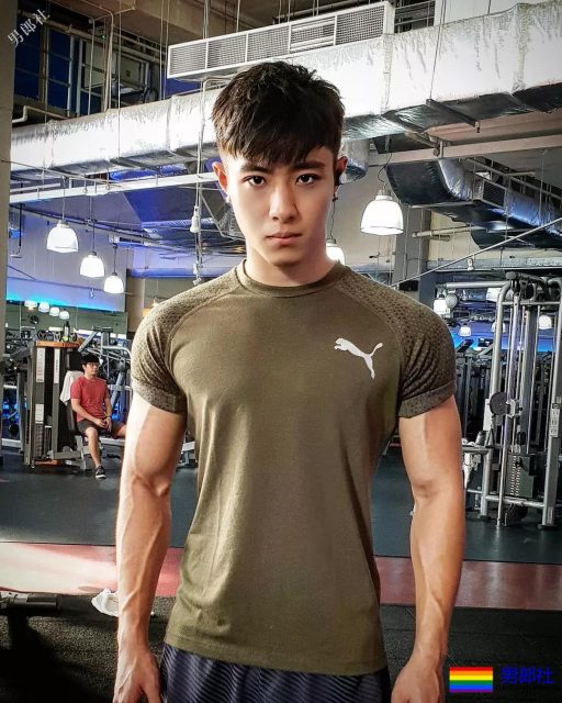 A爆了!原味童颜筋肉小奶狼,六块腹肌天菜少年! - 51虹马 A爆了!原味童颜筋肉小奶狼,六块腹肌天菜少年! - 51虹马