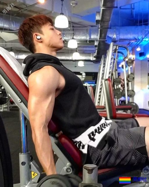 A爆了!原味童颜筋肉小奶狼,六块腹肌天菜少年! - 51虹马 A爆了!原味童颜筋肉小奶狼,六块腹肌天菜少年! - 51虹马