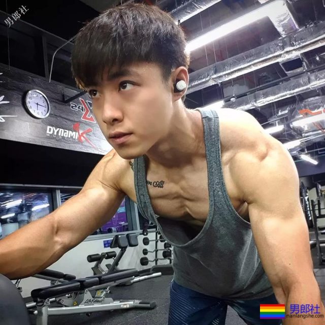 A爆了!原味童颜筋肉小奶狼,六块腹肌天菜少年! - 51虹马 A爆了!原味童颜筋肉小奶狼,六块腹肌天菜少年! - 51虹马