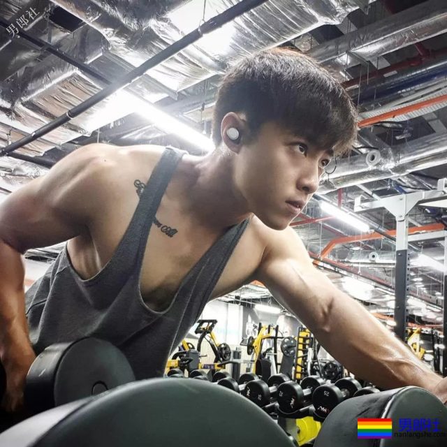 A爆了!原味童颜筋肉小奶狼,六块腹肌天菜少年! - 51虹马 A爆了!原味童颜筋肉小奶狼,六块腹肌天菜少年! - 51虹马