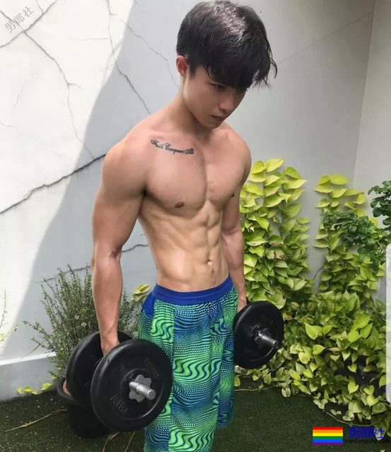 A爆了!原味童颜筋肉小奶狼,六块腹肌天菜少年! - 51虹马 A爆了!原味童颜筋肉小奶狼,六块腹肌天菜少年! - 51虹马