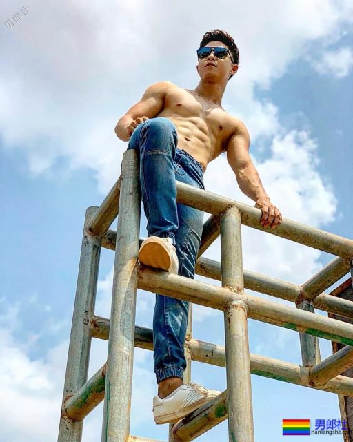 A爆了!原味童颜筋肉小奶狼,六块腹肌天菜少年! - 51虹马 A爆了!原味童颜筋肉小奶狼,六块腹肌天菜少年! - 51虹马