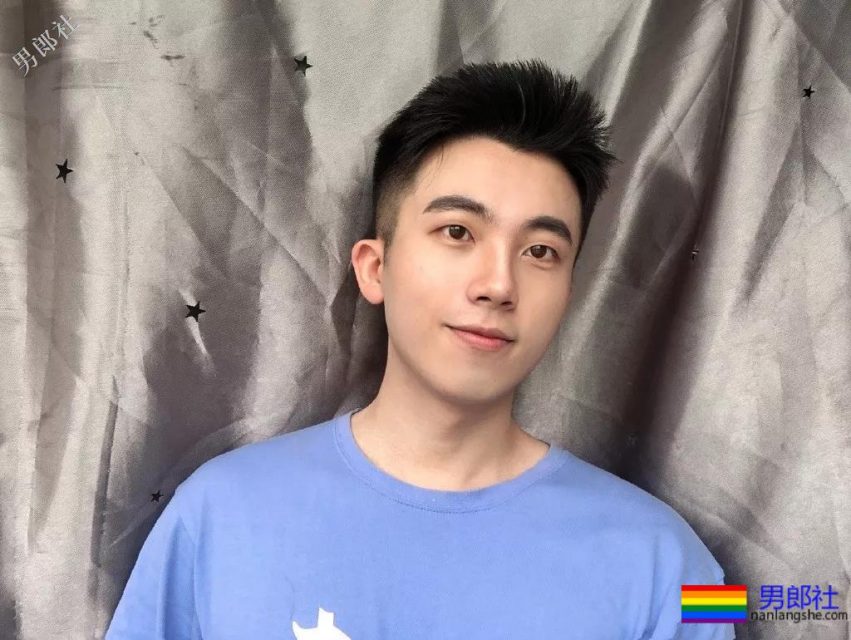 小奶狗正装网红博主,禁欲又清爽的帅气少年! - 51虹马 小奶狗正装网红博主,禁欲又清爽的帅气少年! - 51虹马