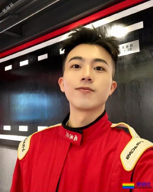 小奶狗正装网红博主,禁欲又清爽的帅气少年! - 51虹马 小奶狗正装网红博主,禁欲又清爽的帅气少年! - 51虹马