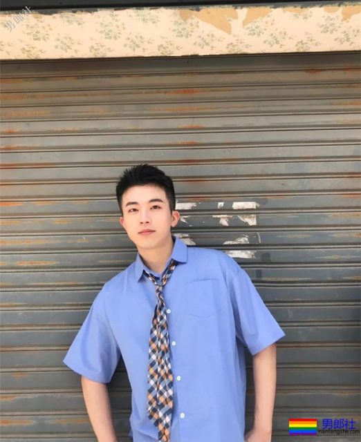 小奶狗正装网红博主,禁欲又清爽的帅气少年! - 51虹马 小奶狗正装网红博主,禁欲又清爽的帅气少年! - 51虹马