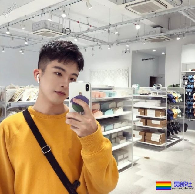 小奶狗正装网红博主,禁欲又清爽的帅气少年! - 51虹马 小奶狗正装网红博主,禁欲又清爽的帅气少年! - 51虹马