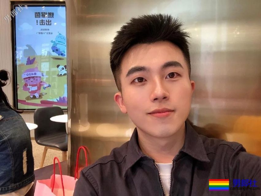 小奶狗正装网红博主,禁欲又清爽的帅气少年! - 51虹马 小奶狗正装网红博主,禁欲又清爽的帅气少年! - 51虹马