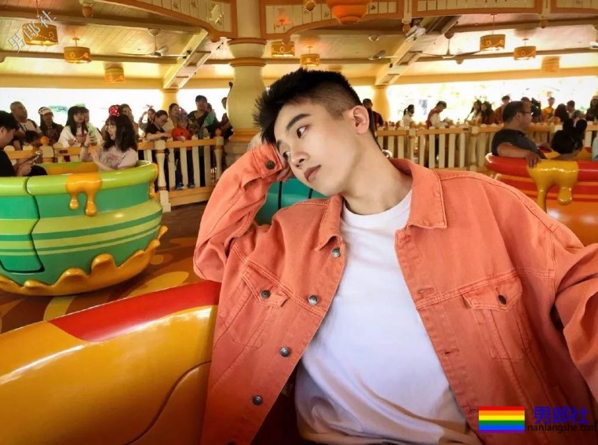 小奶狗正装网红博主,禁欲又清爽的帅气少年! - 51虹马 小奶狗正装网红博主,禁欲又清爽的帅气少年! - 51虹马