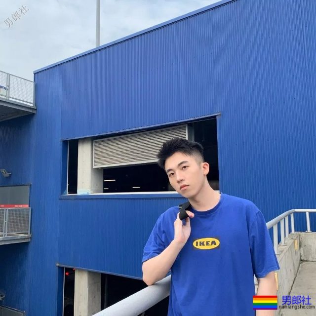 小奶狗正装网红博主,禁欲又清爽的帅气少年! - 51虹马 小奶狗正装网红博主,禁欲又清爽的帅气少年! - 51虹马