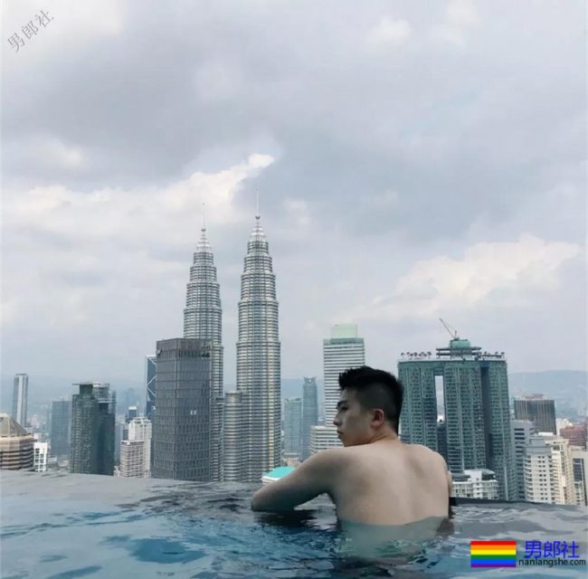 小奶狗正装网红博主,禁欲又清爽的帅气少年! - 51虹马 小奶狗正装网红博主,禁欲又清爽的帅气少年! - 51虹马