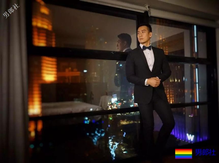 正装熟男全身湿透,大胸肌和翘臀都藏不住了 - 51虹马 正装熟男全身湿透,大胸肌和翘臀都藏不住了 - 51虹马