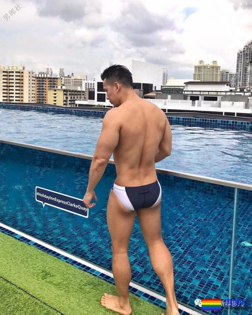 正装熟男全身湿透,大胸肌和翘臀都藏不住了 - 51虹马 正装熟男全身湿透,大胸肌和翘臀都藏不住了 - 51虹马