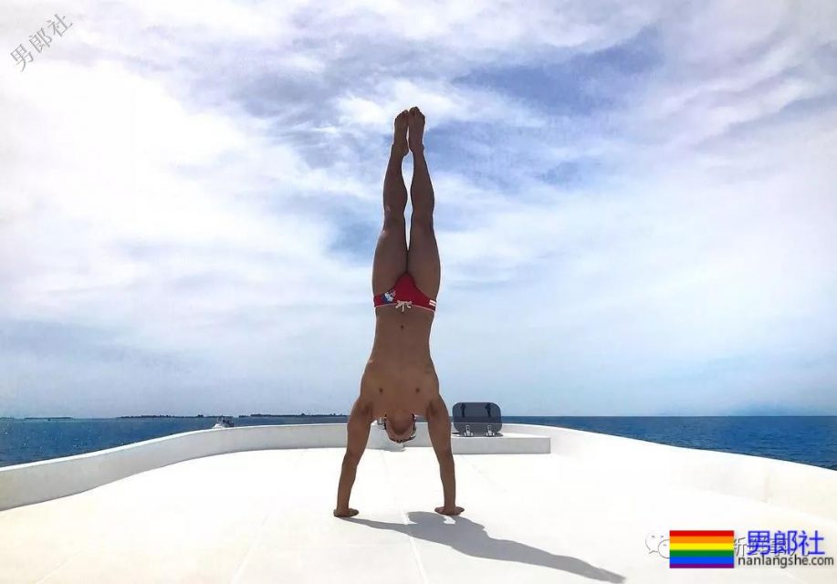 正装熟男全身湿透,大胸肌和翘臀都藏不住了 - 51虹马 正装熟男全身湿透,大胸肌和翘臀都藏不住了 - 51虹马