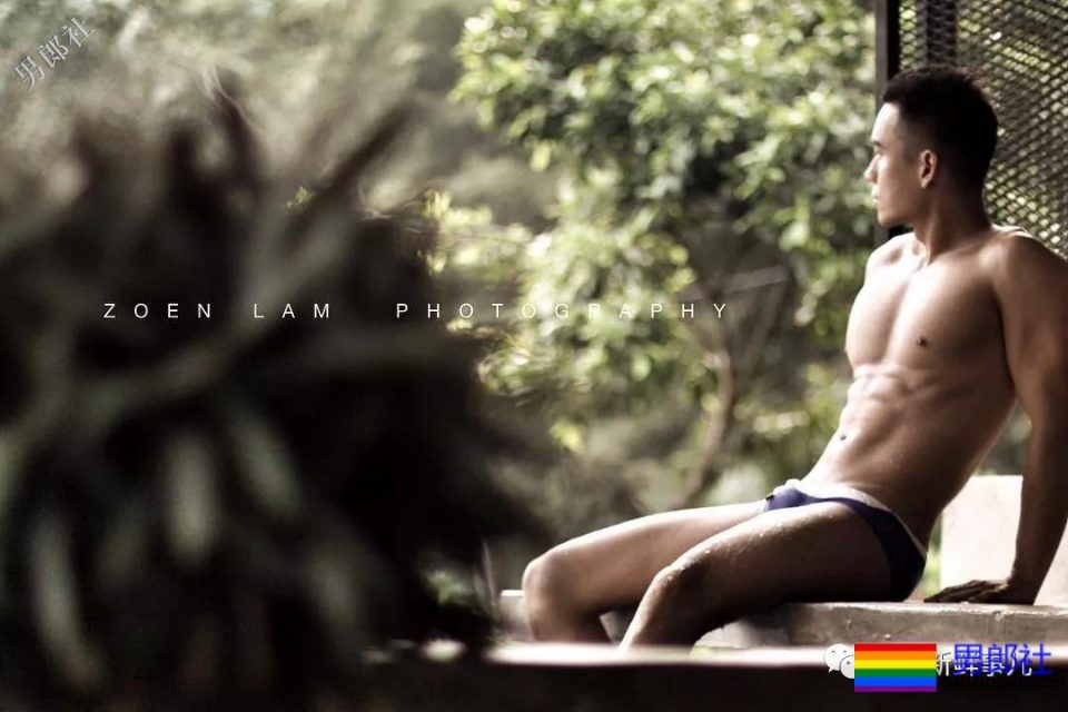 正装熟男全身湿透,大胸肌和翘臀都藏不住了 - 51虹马 正装熟男全身湿透,大胸肌和翘臀都藏不住了 - 51虹马