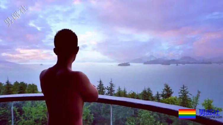 亲爱的,我依旧建议你温柔出柜 - 51虹马 亲爱的,我依旧建议你温柔出柜 - 51虹马