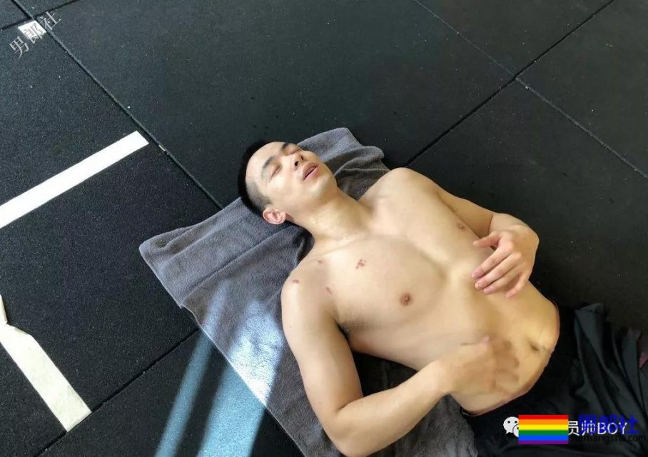 一张床上照引疯传!篮球爷们赵继伟满足你的一切幻想 - 51虹马 一张床上照引疯传!篮球爷们赵继伟满足你的一切幻想 - 51虹马