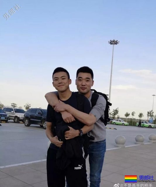 成都的特警小哥真帅气！ - 51虹马