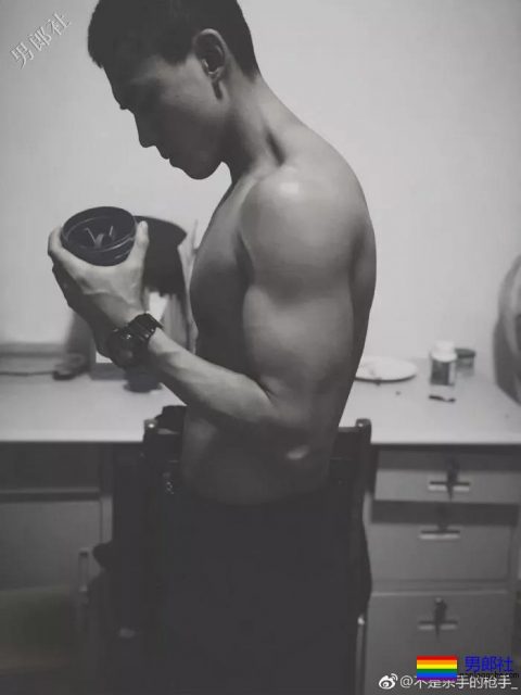 成都的特警小哥真帅气！ - 51虹马