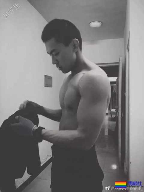 成都的特警小哥真帅气！ - 51虹马