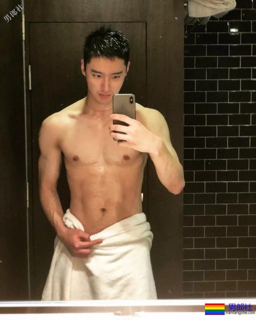 网红腹肌小狼狗大比拼！微博好看男生硬核照，肌肉零差评！ - 51虹马