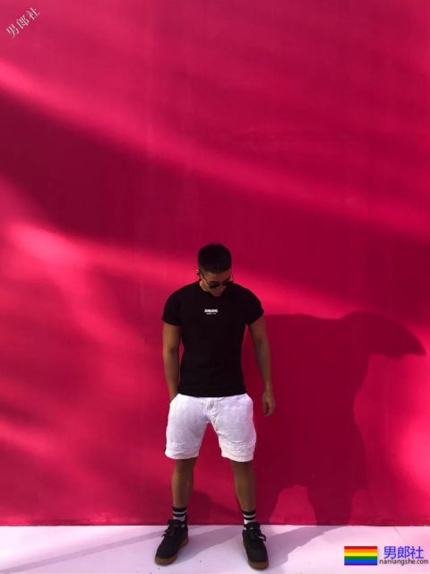 网红腹肌小狼狗大比拼！微博好看男生硬核照，肌肉零差评！ - 51虹马