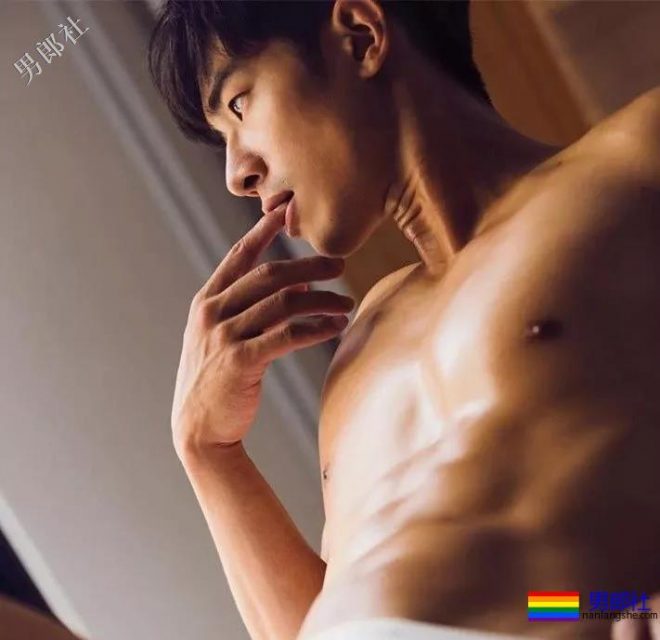 190天菜级篮球帅哥又出新照！大长腿体育生气色满满，这身材绝了！ - 51虹马