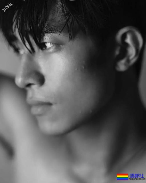 190天菜级篮球帅哥又出新照！大长腿体育生气色满满，这身材绝了！ - 51虹马