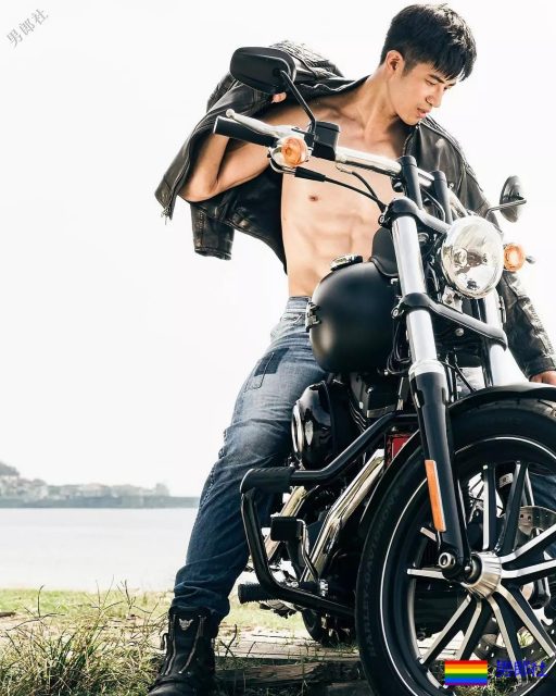 190天菜级篮球帅哥又出新照！大长腿体育生气色满满，这身材绝了！ - 51虹马